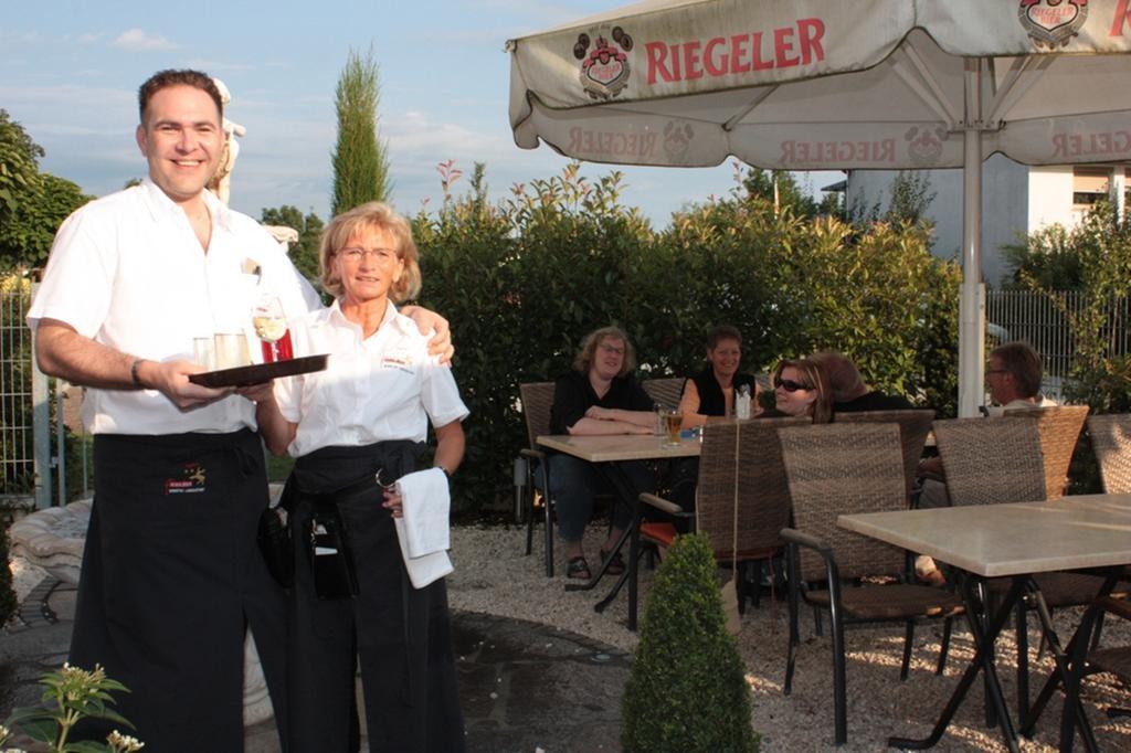 Hotel - Restaurant Hirschen - Werneths Landgasthof Beim Europa- Park Rust Rheinhausen Esterno foto