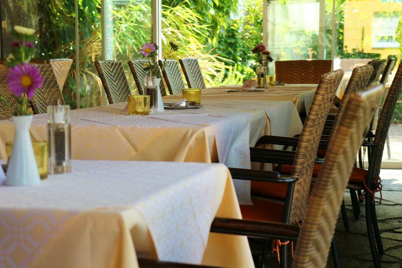 Hotel - Restaurant Hirschen - Werneths Landgasthof Beim Europa- Park Rust Rheinhausen Esterno foto