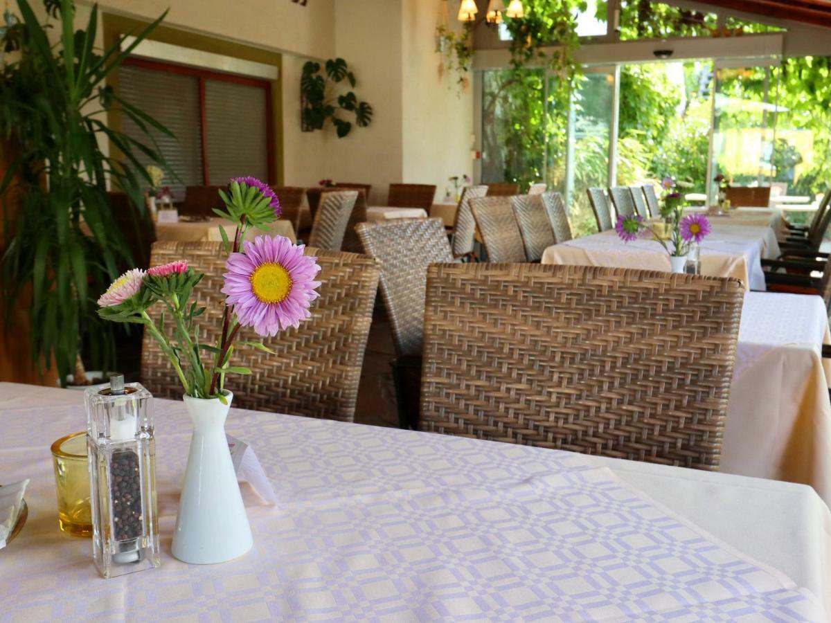 Hotel - Restaurant Hirschen - Werneths Landgasthof Beim Europa- Park Rust Rheinhausen Esterno foto