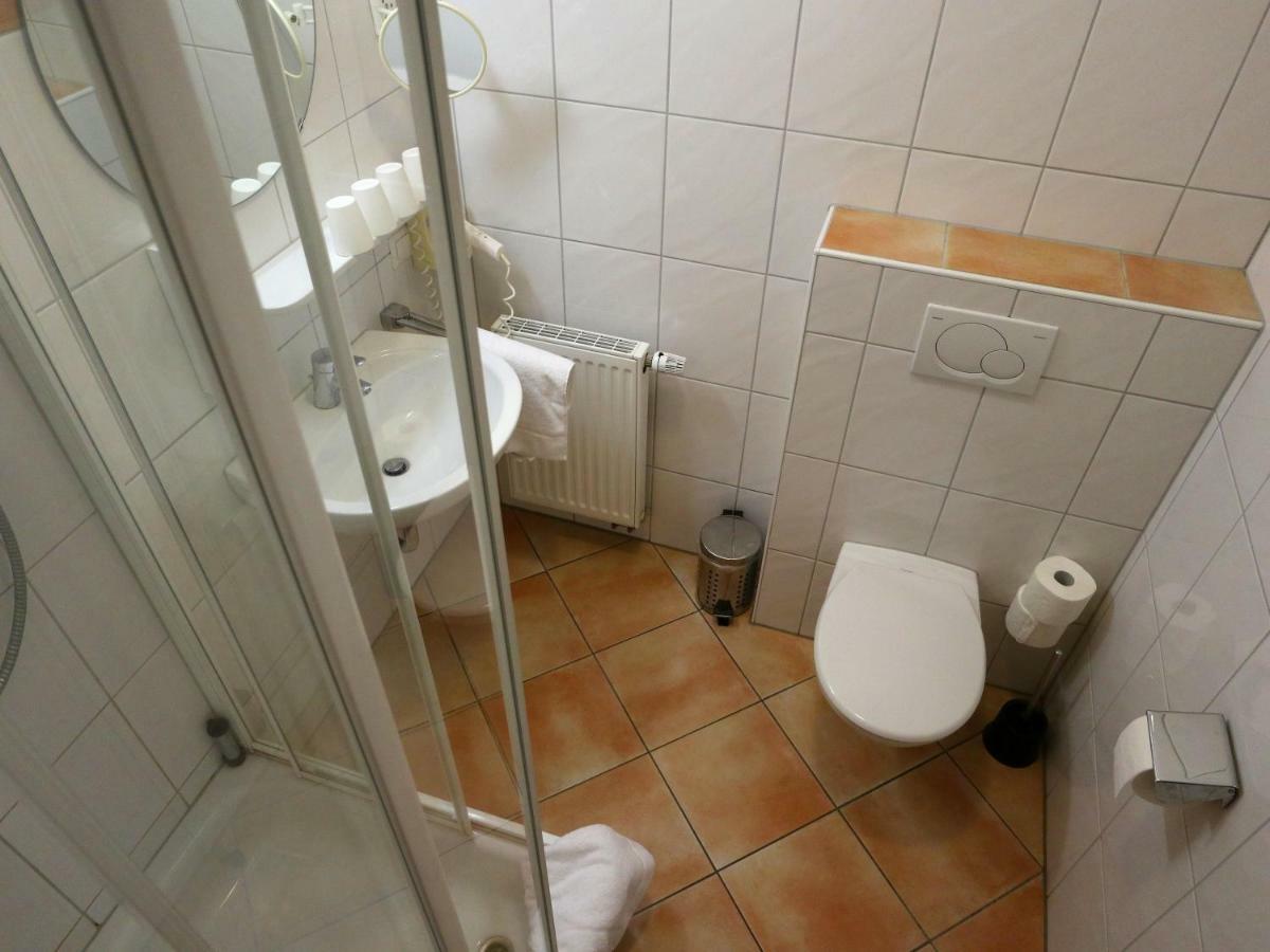 Hotel - Restaurant Hirschen - Werneths Landgasthof Beim Europa- Park Rust Rheinhausen Esterno foto