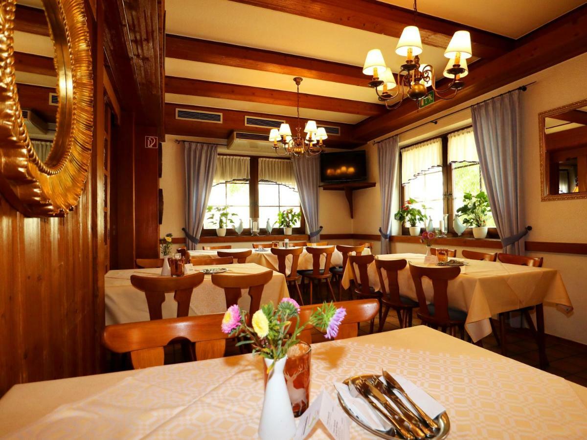 Hotel - Restaurant Hirschen - Werneths Landgasthof Beim Europa- Park Rust Rheinhausen Esterno foto