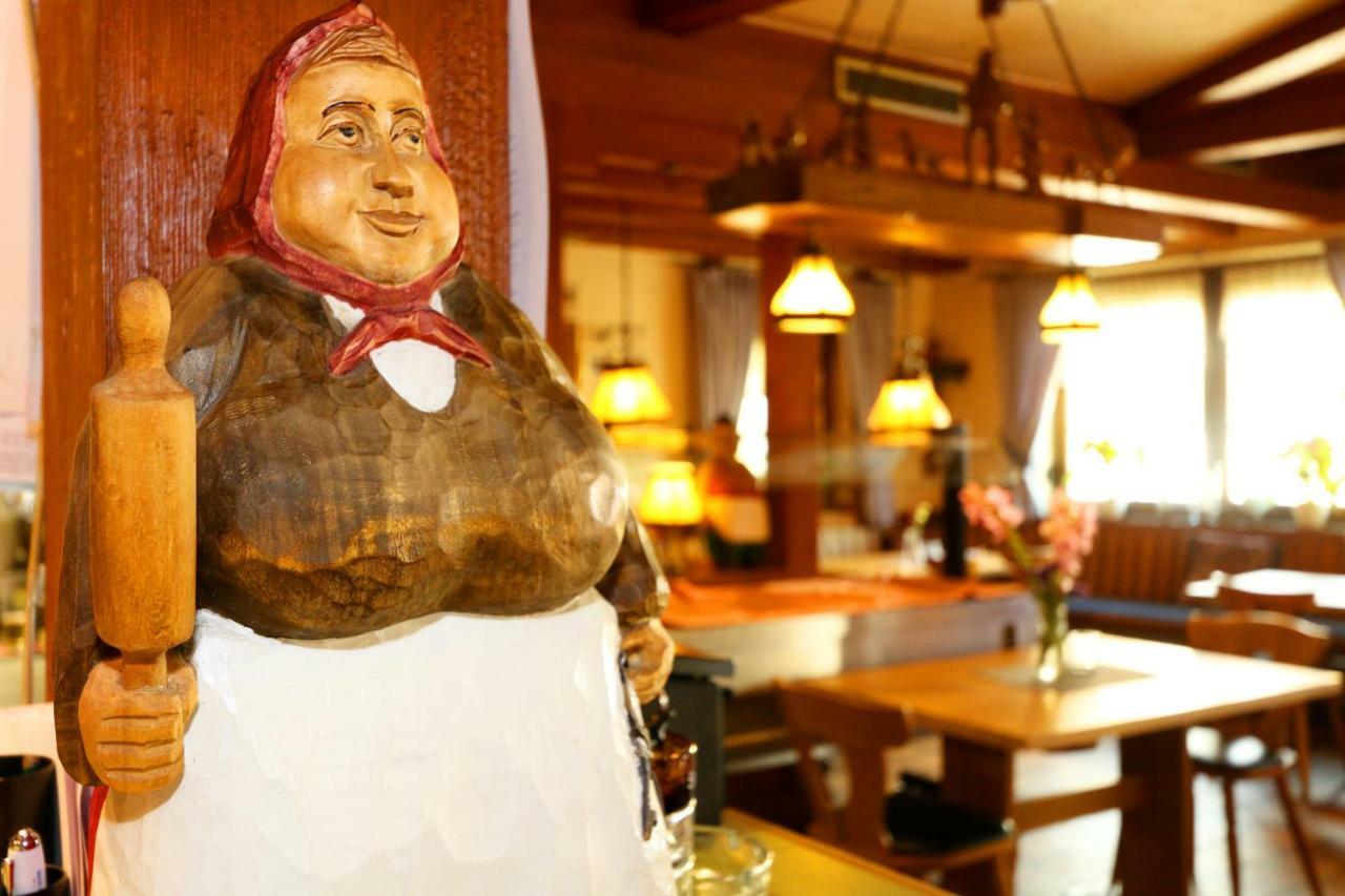Hotel - Restaurant Hirschen - Werneths Landgasthof Beim Europa- Park Rust Rheinhausen Esterno foto