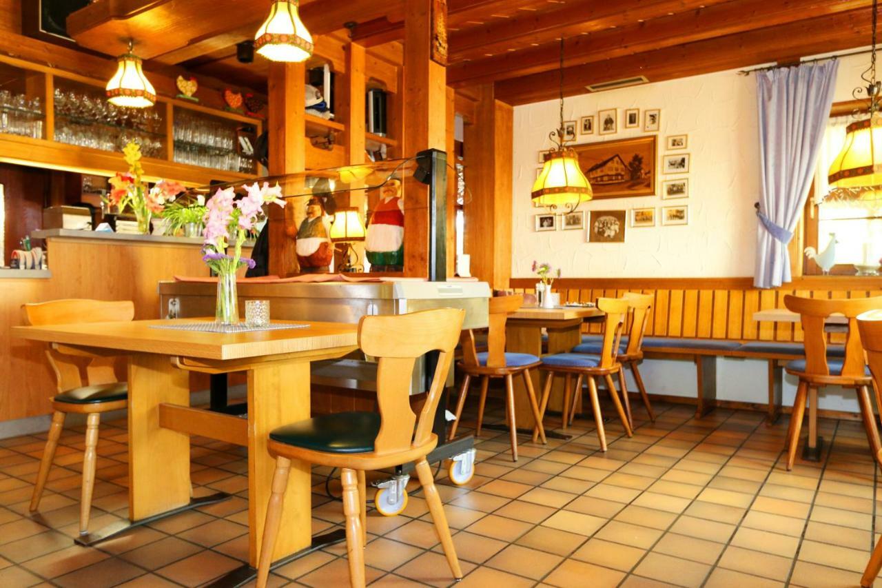 Hotel - Restaurant Hirschen - Werneths Landgasthof Beim Europa- Park Rust Rheinhausen Esterno foto